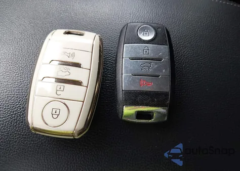 2018 Kia Sorento 3.3L Ex из США, поврежденный, VIN 5XYPH4A53JG398065